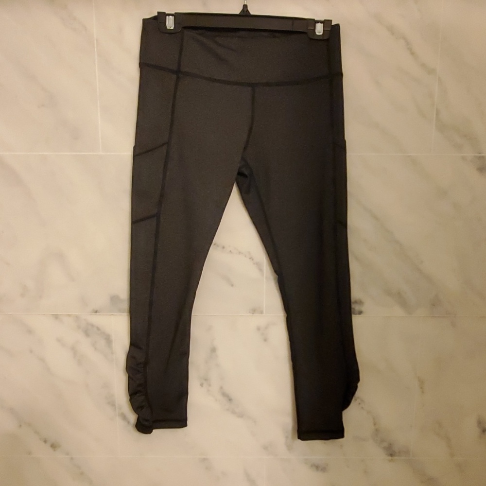 LULULEMON CROPS